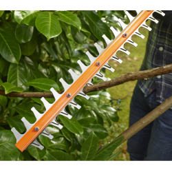Кущоріз мережевий Black & Decker BEHT251-QS